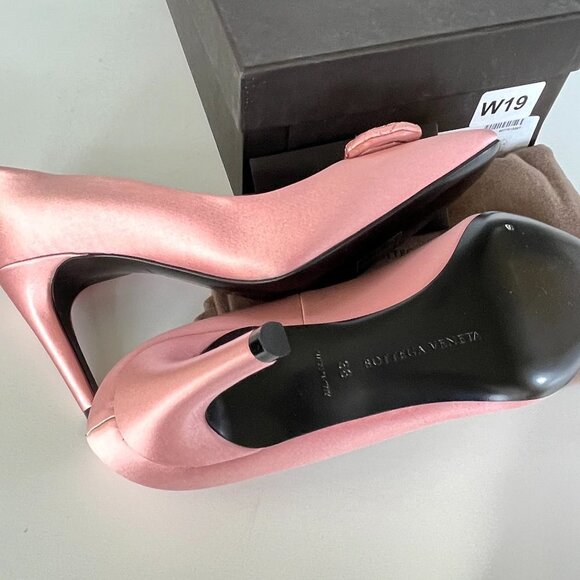 Bottega Veneta 454350 Women's Crepe Satin Stiletto shoe Pastel Pink Sz. 38 or 39 - Picture 6 of 15